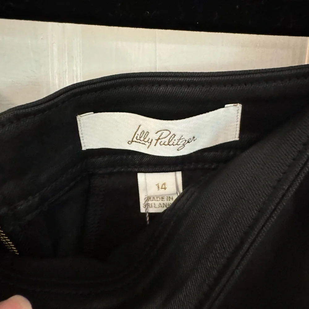 NWT Lilly Pulitzer *RARE* Fairview Stretch Coated Mini Skirt Noir - Picture 7 of 9